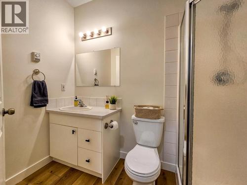 781 Westridge Drive, Invermere, BC - Indoor Photo Showing Bathroom
