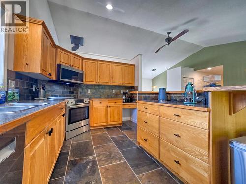 781 Westridge Drive, Invermere, BC - Indoor Photo Showing Kitchen With Double Sink