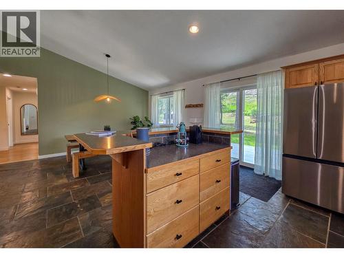 781 Westridge Drive, Invermere, BC - Indoor Photo Showing Kitchen