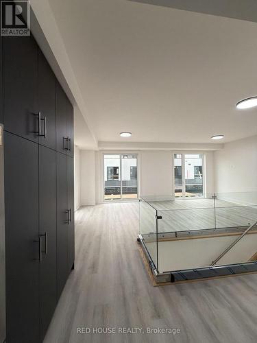 131 Everett Common, St. Catharines, ON - Indoor Photo Showing Other Room