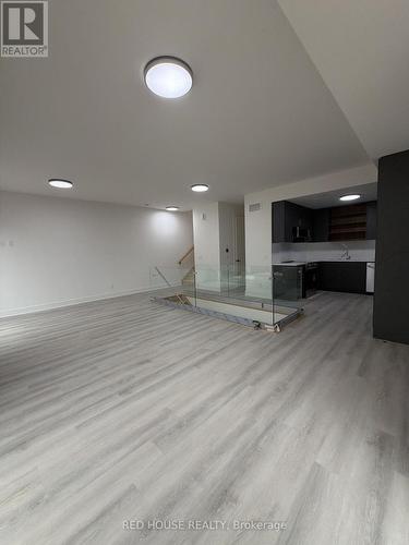 131 Everett Common, St. Catharines, ON - Indoor Photo Showing Other Room