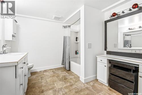 700 Argyle Street, Regina, SK - Indoor