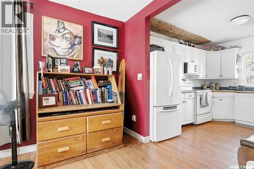 700 Argyle Street, Regina, SK - Indoor Photo Showing Kitchen