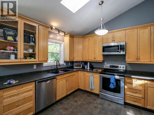 3482 Kirkham Road, Quesnel, BC - Indoor Photo Showing Kitchen With Stainless Steel Kitchen
