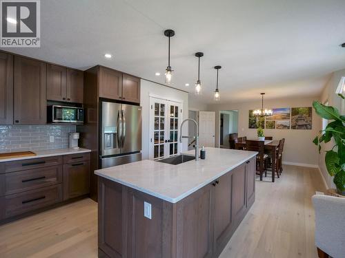 1551 View Drive, Quesnel, BC - Indoor Photo Showing Kitchen With Upgraded Kitchen