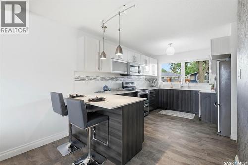 80 Cameron Crescent, Regina, SK - Indoor Photo Showing Kitchen With Upgraded Kitchen