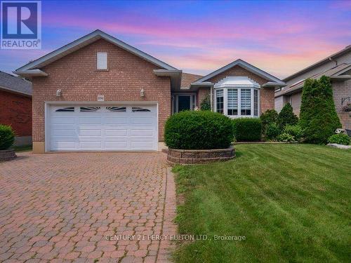 896 SUNDANCE CIRCLE  Oshawa, ON L1J 8P1