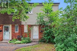 18 - 32A SONNET CRESCENT Ottawa, ON K2H 8W7