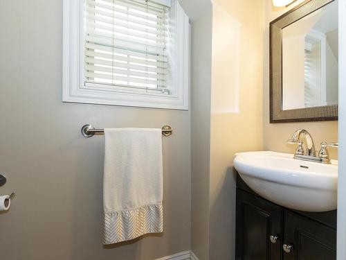 20 Regent Street, Amherst, NS - Indoor Photo Showing Bathroom