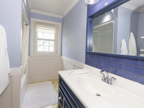 20 Regent Street, Amherst, NS - Indoor Photo Showing Bathroom