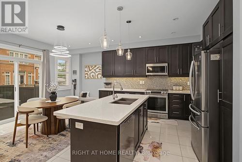 3190 Southwind Road, Mississauga, ON - Indoor Photo Showing Kitchen With Stainless Steel Kitchen With Double Sink With Upgraded Kitchen