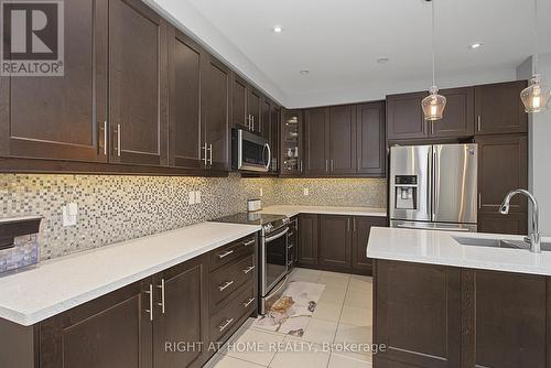 3190 Southwind Road, Mississauga, ON - Indoor Photo Showing Kitchen With Stainless Steel Kitchen With Upgraded Kitchen