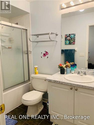 3130 Cabano Crescent, Mississauga, ON - Indoor Photo Showing Bathroom
