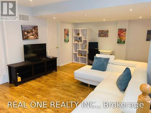 3130 Cabano Crescent, Mississauga, ON - Indoor Photo Showing Living Room