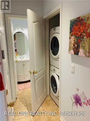 3130 Cabano Crescent, Mississauga, ON - Indoor Photo Showing Laundry Room