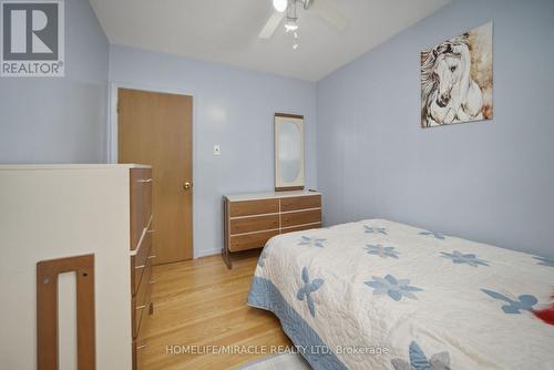 7089 Landen Court, Mississauga, ON - Indoor Photo Showing Bedroom