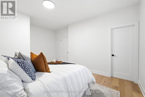 3163 Rolling Stone Court, Mississauga, ON - Indoor Photo Showing Bedroom