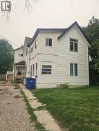 82 Taylor AVENUE Chatham, ON N7L 2T8