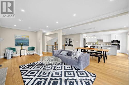 68 Aitken Circle, Markham, ON - Indoor Photo Showing Living Room