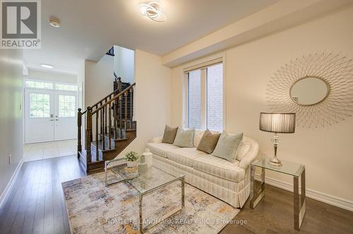 77 Mccague Avenue, Richmond Hill, ON - Indoor Photo Showing Living Room