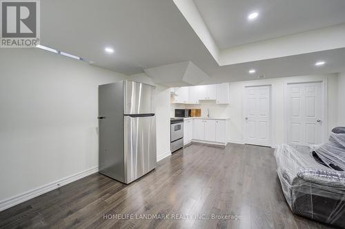 77 Mccague Avenue, Richmond Hill, ON - Indoor Photo Showing Kitchen