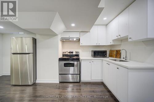 77 Mccague Avenue, Richmond Hill, ON - Indoor Photo Showing Kitchen
