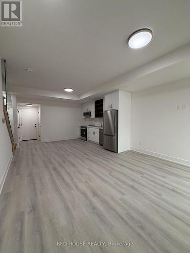 155 Everett Common, St. Catharines, ON - Indoor Photo Showing Other Room