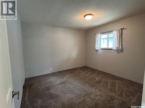 806 5Th Avenue Sw, Moose Jaw, SK - Indoor Photo Showing Other Room