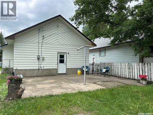 806 5Th Avenue Sw, Moose Jaw, SK - Outdoor With Exterior