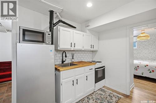 720 Temperance Street, Saskatoon, SK - Indoor Photo Showing Kitchen