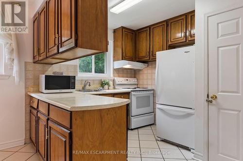 1272 Kelly Road, Mississauga, ON - Indoor Photo Showing Kitchen