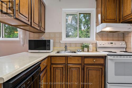 1272 Kelly Road, Mississauga, ON - Indoor Photo Showing Kitchen
