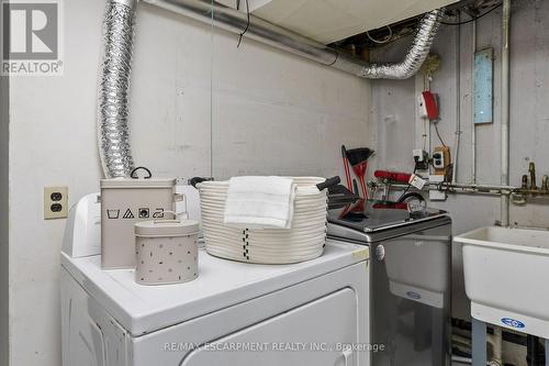 1272 Kelly Road, Mississauga, ON - Indoor Photo Showing Laundry Room