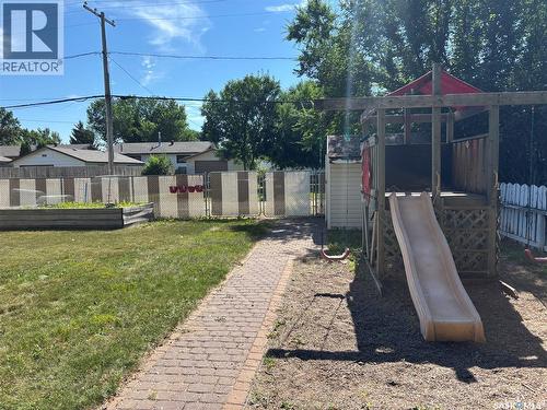 208 Herbert Street, Maple Creek, SK - Outdoor