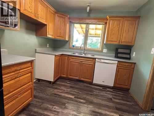 208 Herbert Street, Maple Creek, SK - Indoor Photo Showing Kitchen With Double Sink