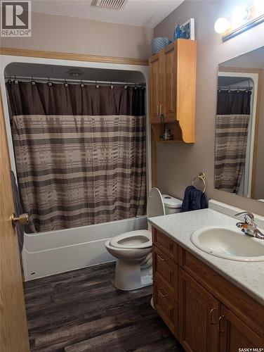 208 Herbert Street, Maple Creek, SK - Indoor Photo Showing Bathroom