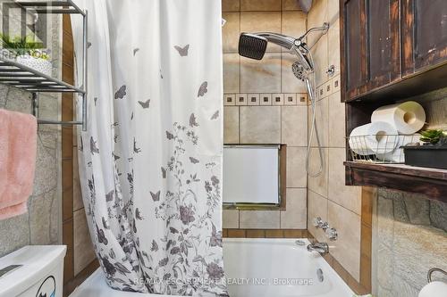 182 Cavell Avenue, Hamilton, ON - Indoor Photo Showing Bathroom