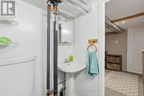 182 Cavell Avenue, Hamilton, ON - Indoor Photo Showing Bathroom