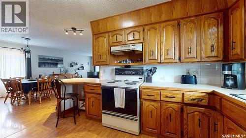 1358 Lakewood Crescent N, Regina, SK - Indoor Photo Showing Kitchen