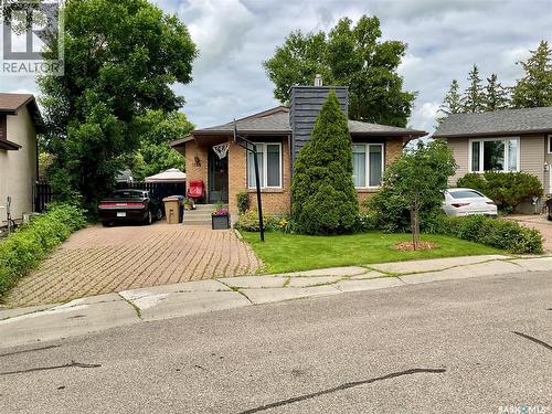 1358 Lakewood Crescent N, Regina, SK - Outdoor