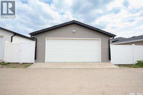 415 Mcarthur Crescent, Saskatoon, SK - Outdoor With Exterior