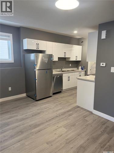 415 Mcarthur Crescent, Saskatoon, SK - Indoor Photo Showing Kitchen