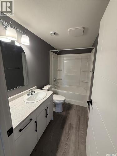 415 Mcarthur Crescent, Saskatoon, SK - Indoor Photo Showing Bathroom