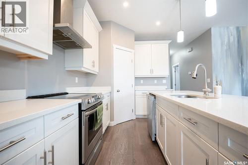 415 Mcarthur Crescent, Saskatoon, SK - Indoor Photo Showing Kitchen With Upgraded Kitchen