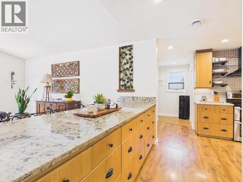 22 Willow Crescent, Osoyoos, BC - Indoor Photo Showing Kitchen