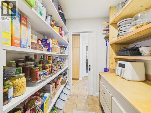 22 Willow Crescent, Osoyoos, BC - Indoor With Storage
