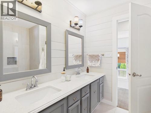 22 Willow Crescent, Osoyoos, BC - Indoor Photo Showing Bathroom