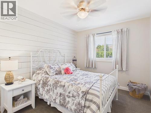 22 Willow Crescent, Osoyoos, BC - Indoor Photo Showing Bedroom