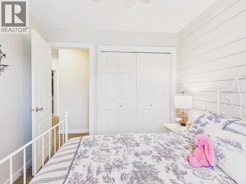 22 Willow Crescent, Osoyoos, BC - Indoor Photo Showing Bedroom
