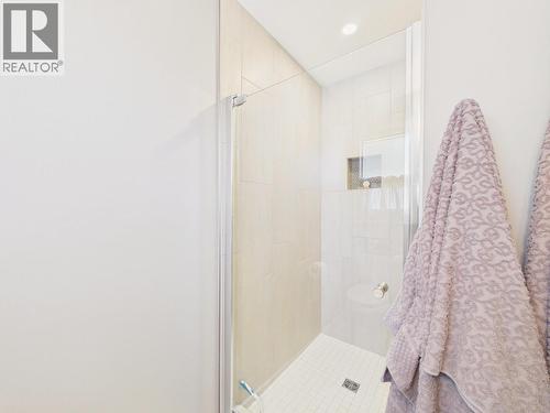 22 Willow Crescent, Osoyoos, BC - Indoor Photo Showing Bathroom